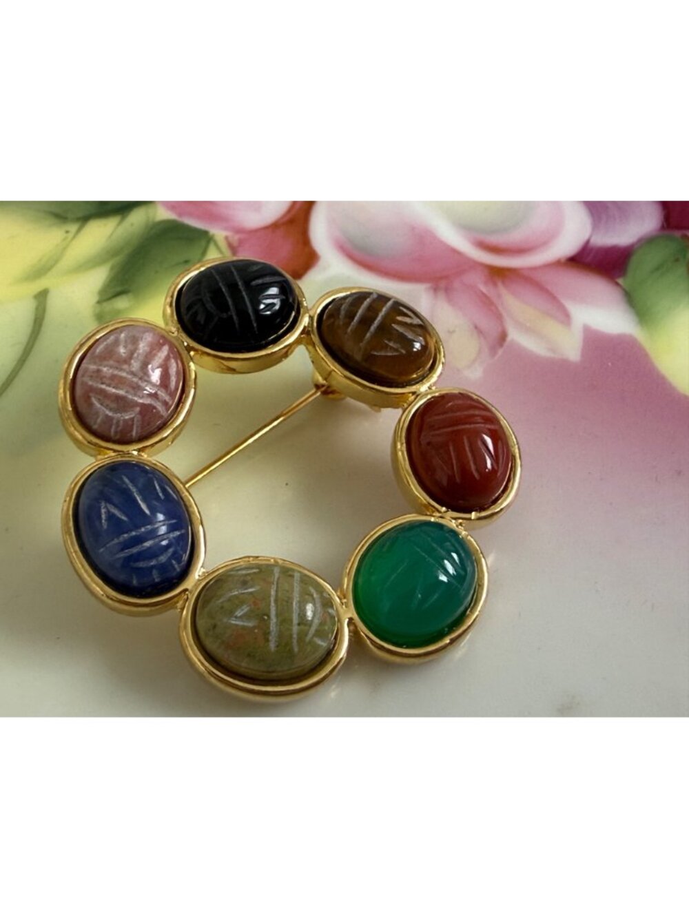 Vintage 70s Round Scarab Gemstone Beetle Brooch Gold Tone - Picture 4 of 9
